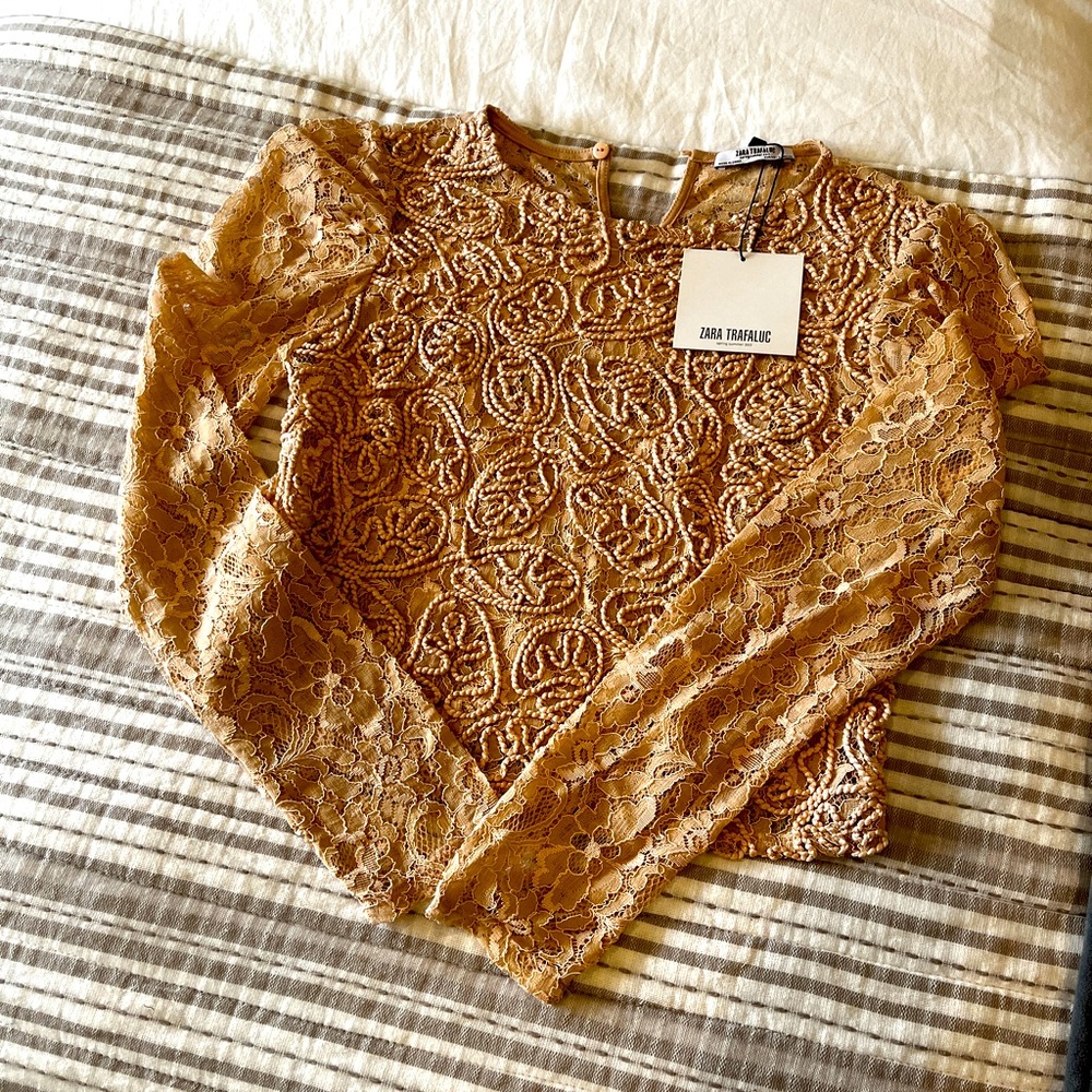 Detailed design long sleeve Zara  crop top